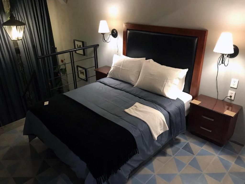 La Perla Hotel Boutique B&B Guadalajara Esterno foto